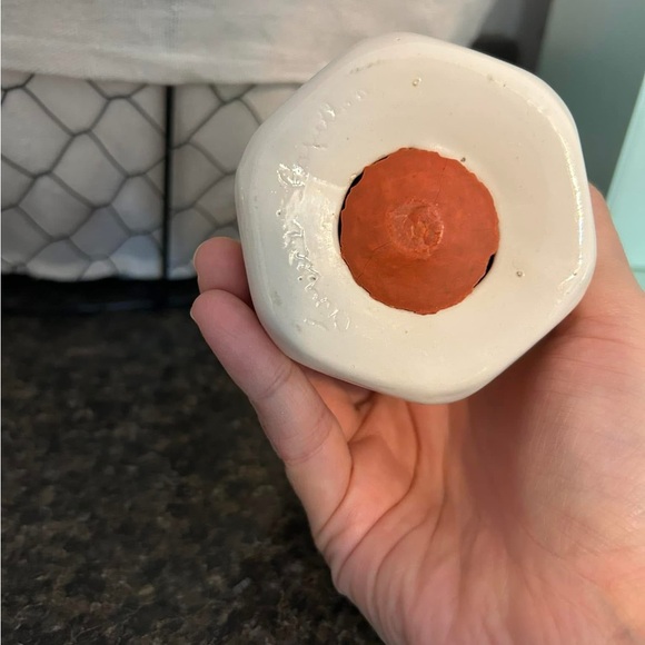 2/25$ Little bank 1987’’ Vintage Care bear - Picture 2 of 3